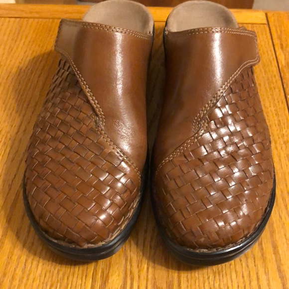 clarks woven leather shoes